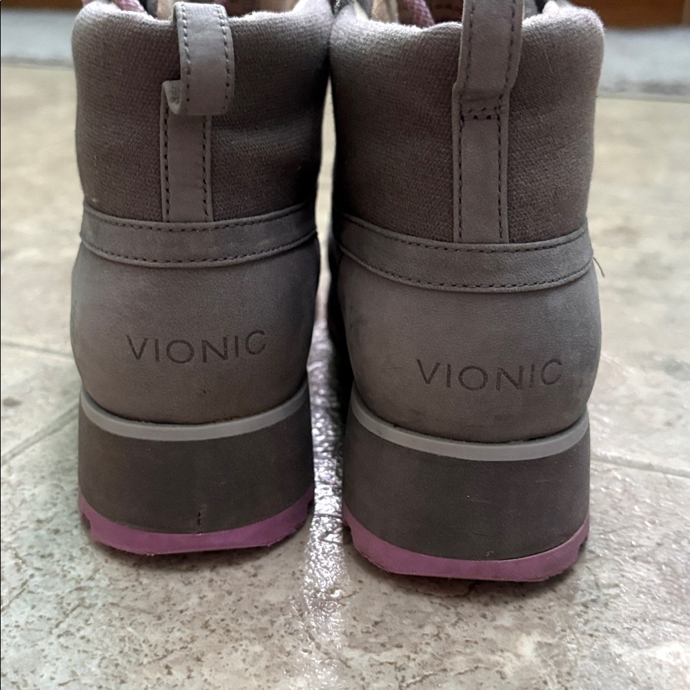Vionic Nolan boots - Picture 2 of 8